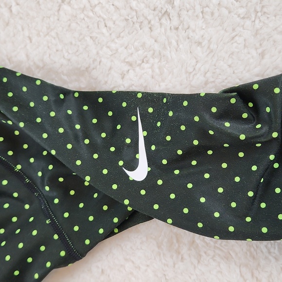 NIKE 3/4 zip sporty long sleeve top with thumb holes, black w green polka dots L - Picture 7 of 8